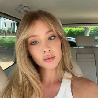 Daisy Keech official Instagram profile portrait